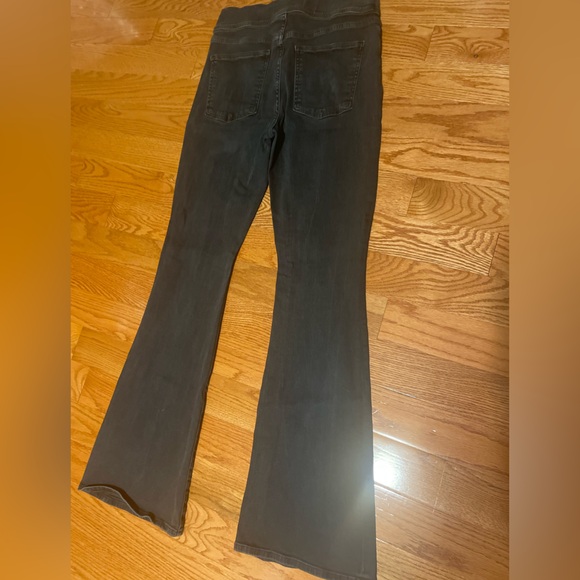 Veronica Beard 3 Button Flare faded-style black jeans - Picture 4 of 5